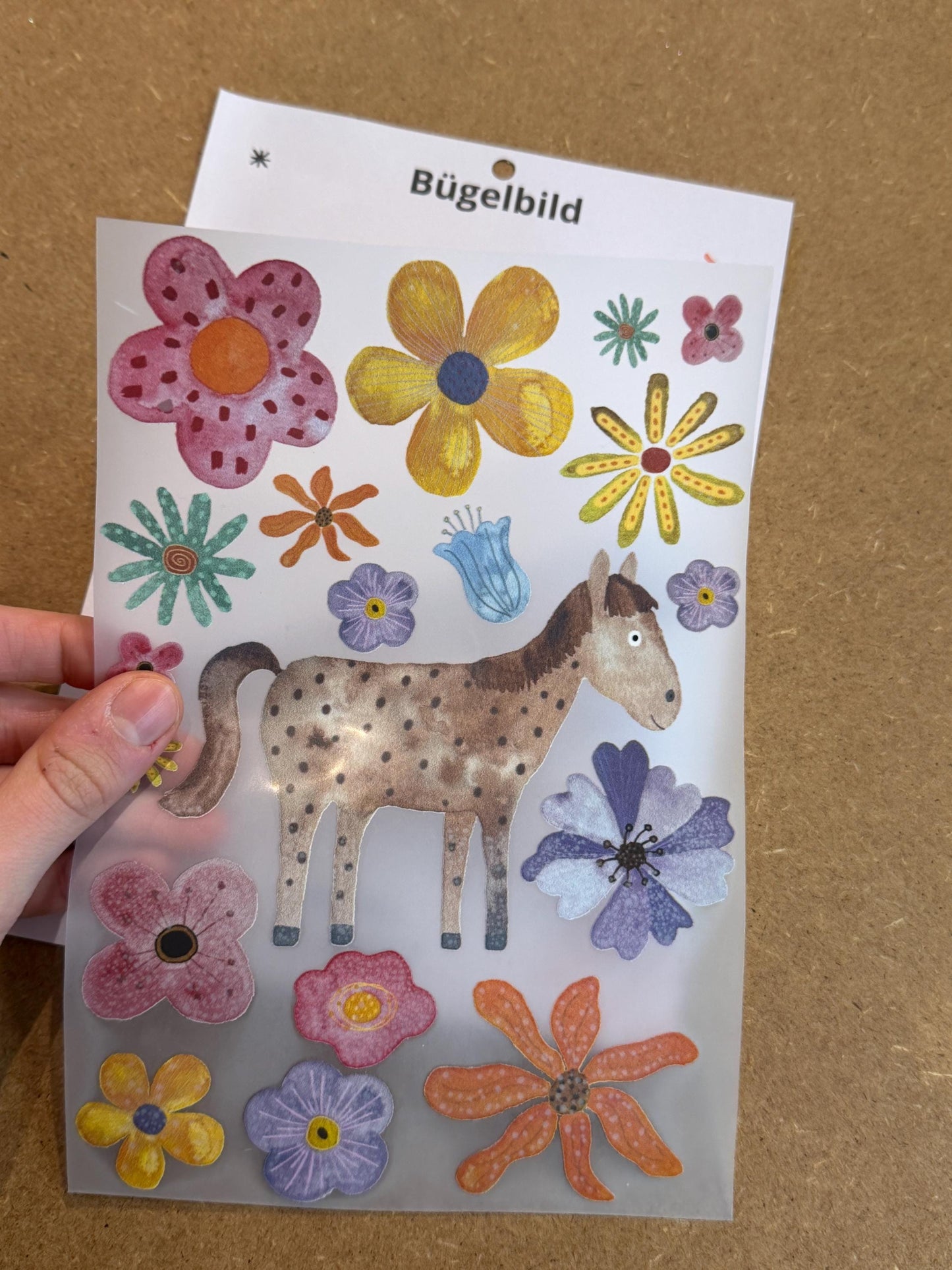 Bügelbild Set Pferd und Blumen
